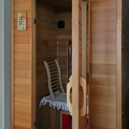 אנג'ום 6 Pers. Waterfront Home Seeblick, Equipped Stilt House On The Water מראה חיצוני תמונה
