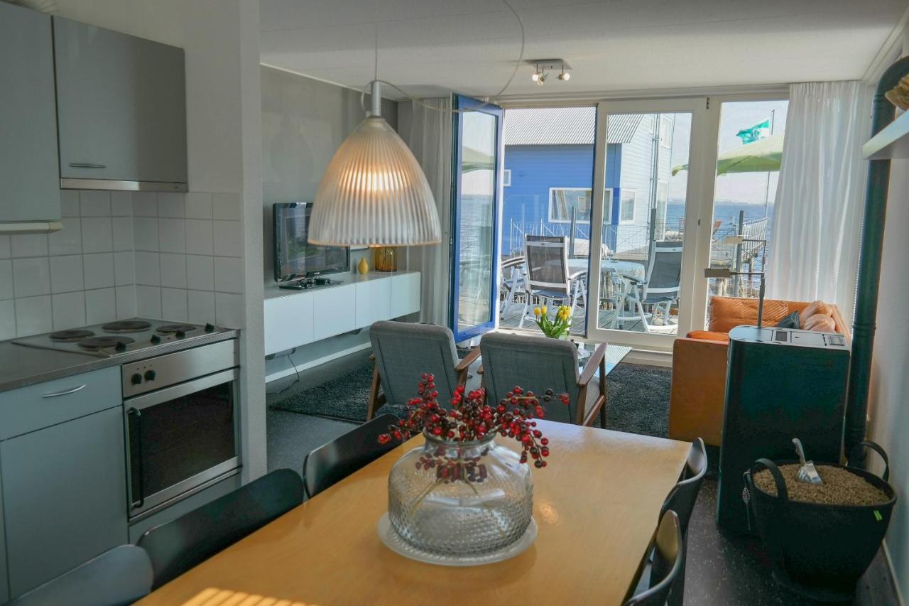 אנג'ום 6 Pers. Waterfront Home Seeblick, Equipped Stilt House On The Water מראה חיצוני תמונה