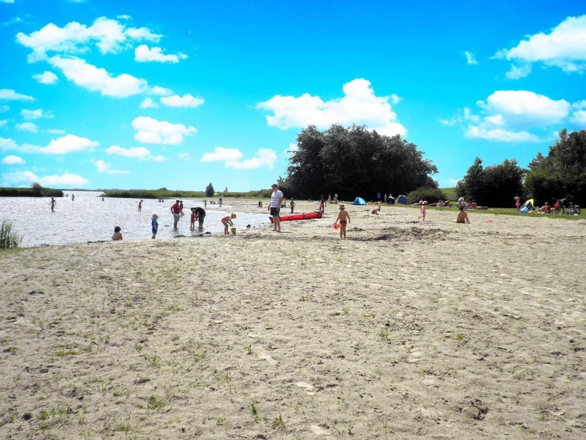 אנג'ום 6 Pers. Waterfront Home Seeblick, Equipped Stilt House On The Water מראה חיצוני תמונה
