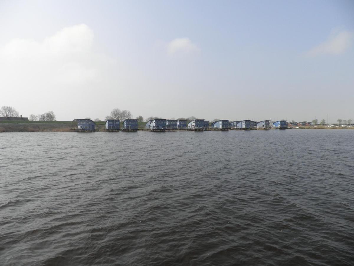 אנג'ום 6 Pers. Waterfront Home Seeblick, Equipped Stilt House On The Water מראה חיצוני תמונה